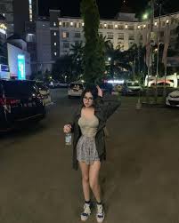 Video bokep Resharona Ngentot Bareng Cowoknya Sambil Live